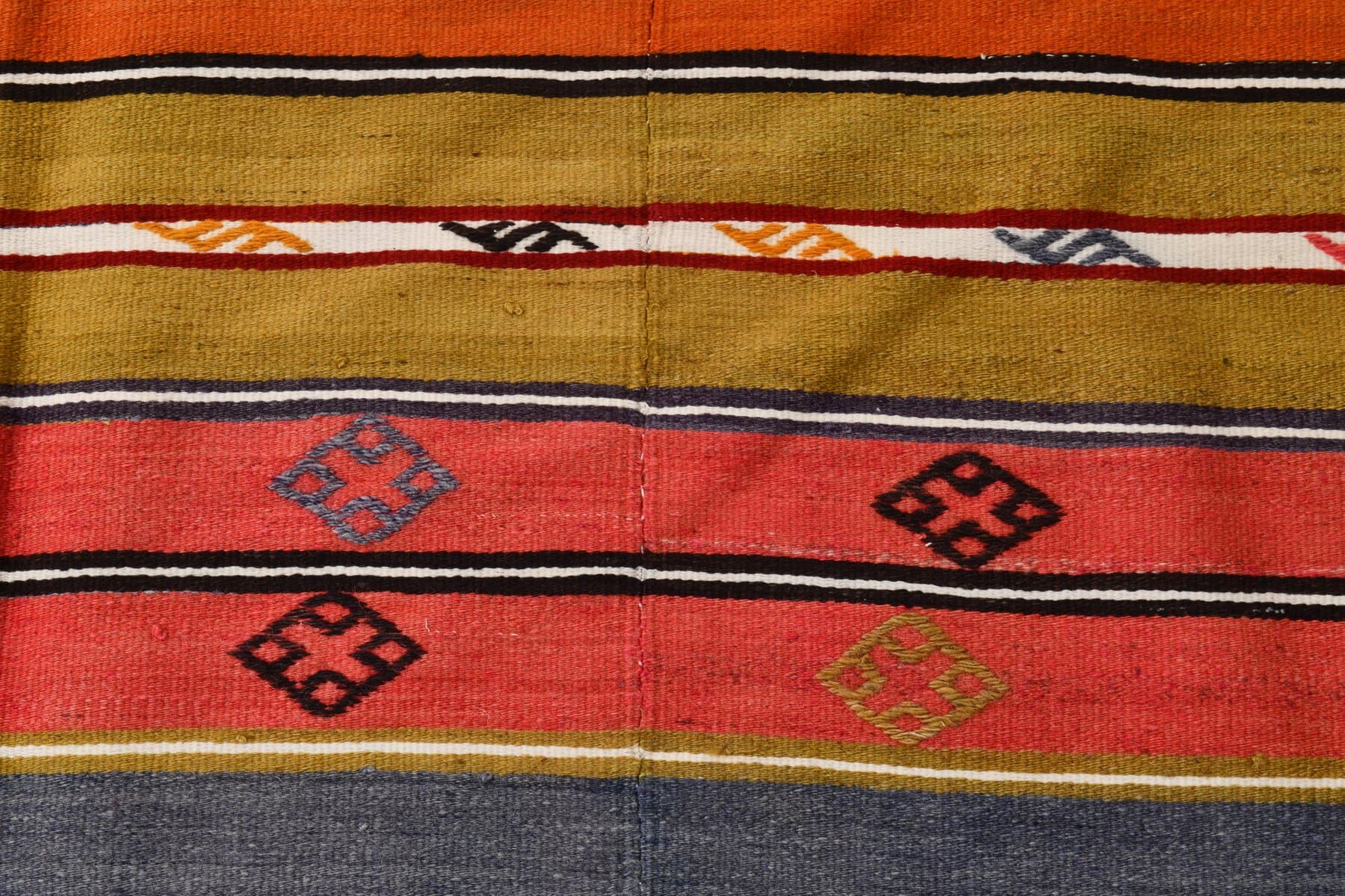 Kilim 215x163 cm, czerwony, zielony, wełna, lata 60. - 211339