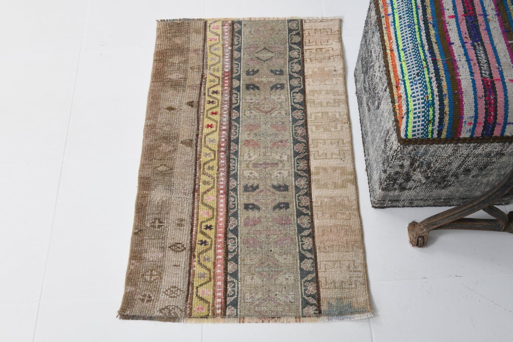 Dywan 98x61 cm, brązowy, beżowy, wełna, lata 60. - 211476