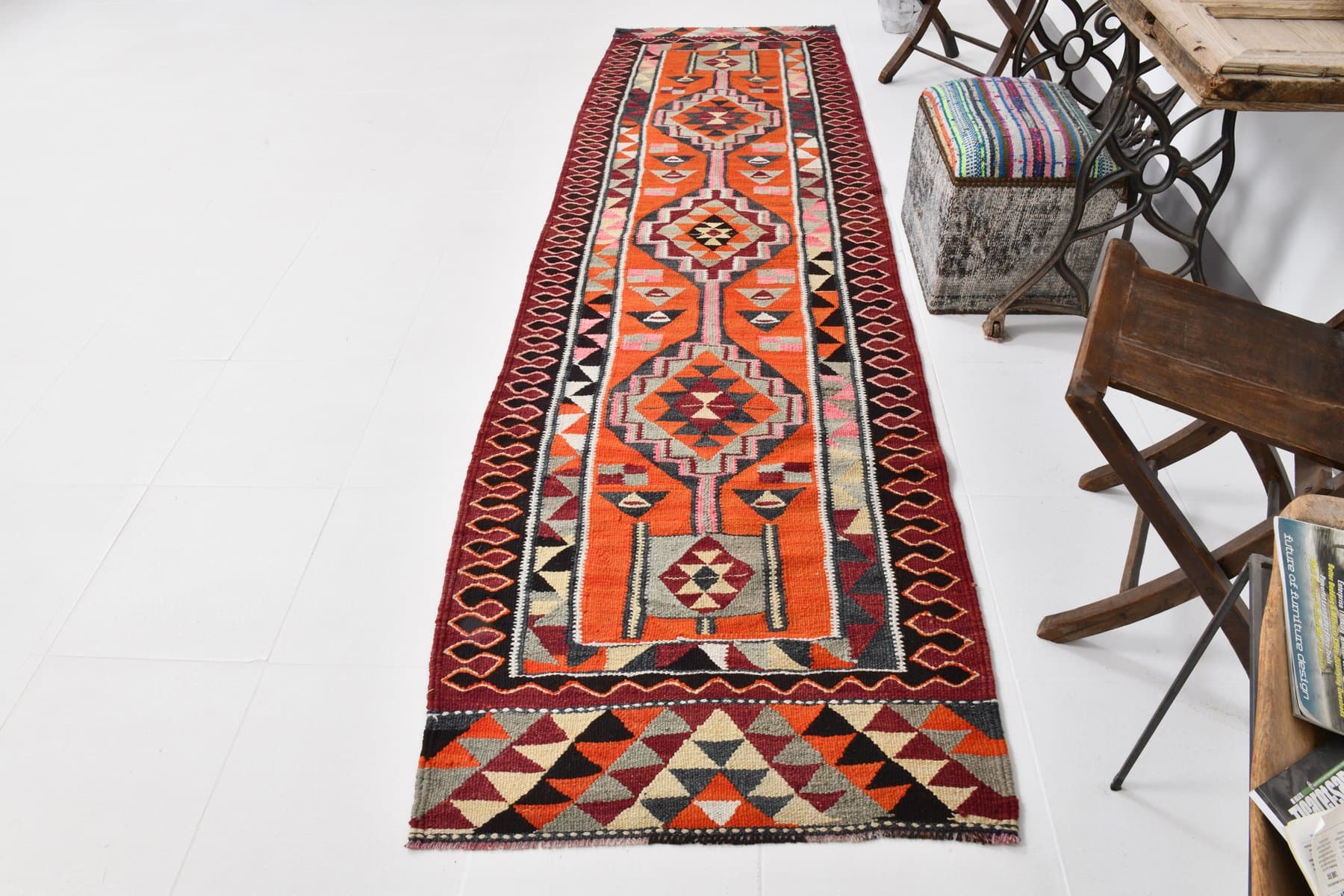 Kilim 327x94 cm, czerwony, pomarańczowy, wełna, Turcja, lata 60. - 212091