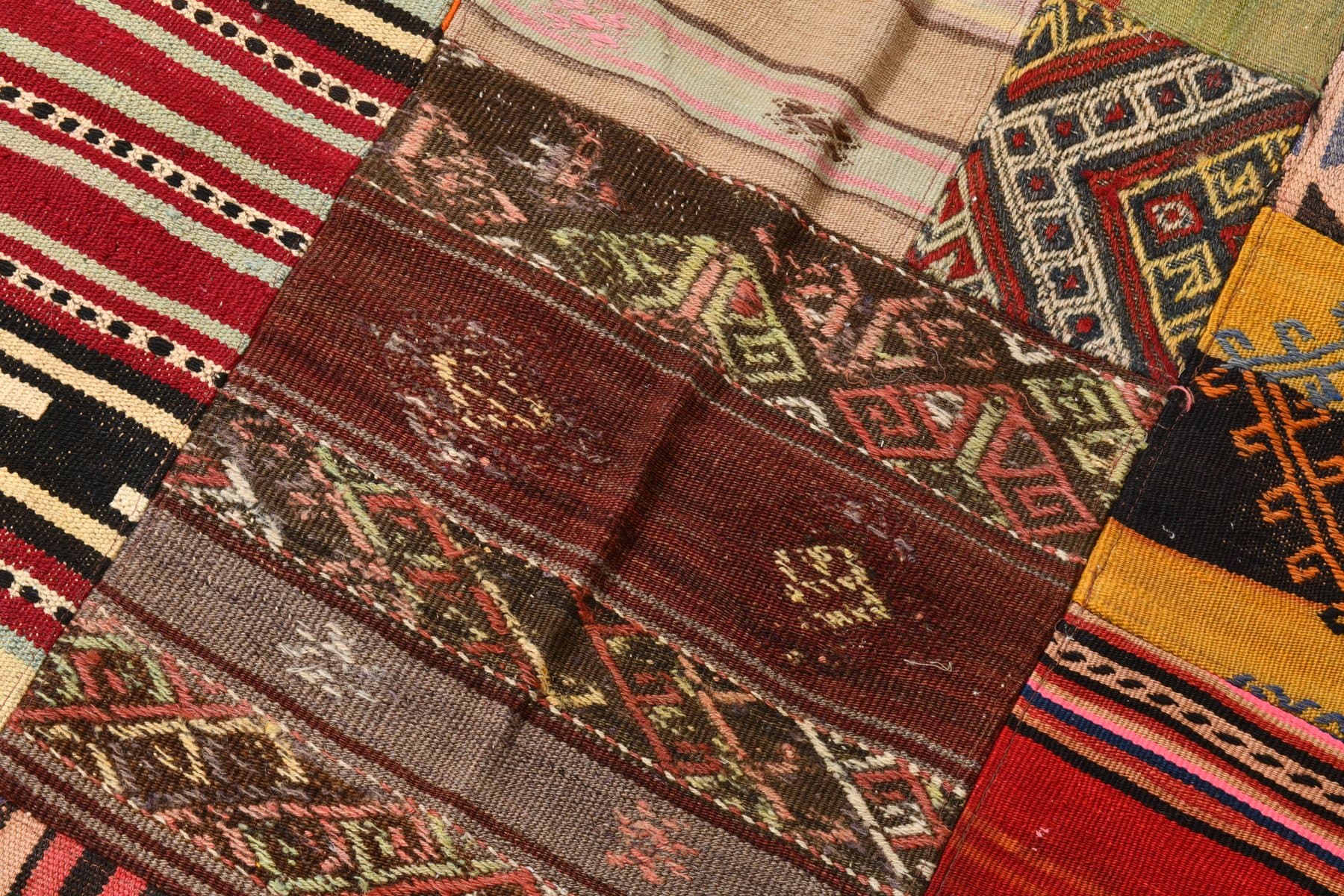 Kilim 133x183 cm, brązowy, zielony, wełna, lata 70. - 212008