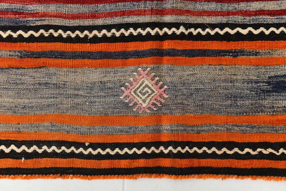Kilim 208x147 cm, czarny, niebieski, wełna, lata 70. - 212447