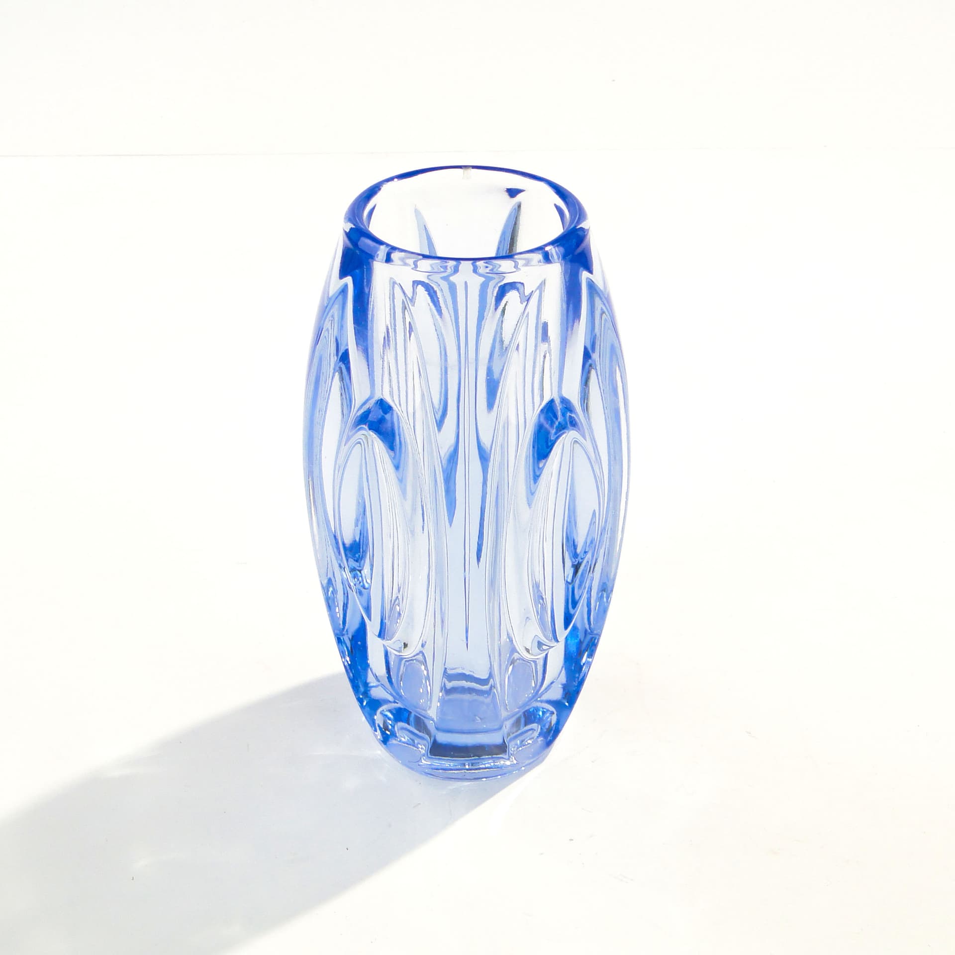 Wazon Optyczny 914, turkusowy, szkło, proj. R. Schrötter, Czechosłowacja, lata 50. - 1538