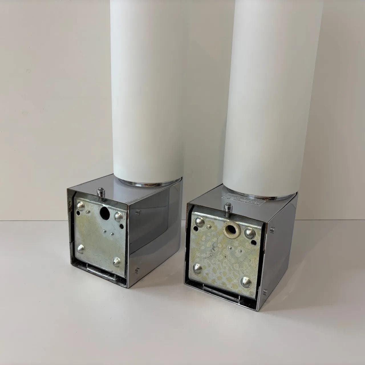 Para kinkietów, szkło białe, metal chromowany, Glashütte Limburg, Niemcy, lata 80. - 15443