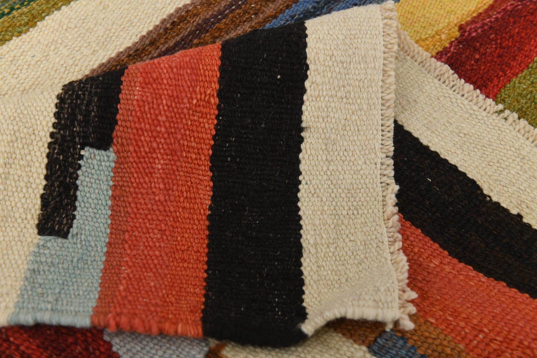 Kilim 373x279 cm, czerwony, wielokolorowy, wełna, Turcja, lata 60. - 212987