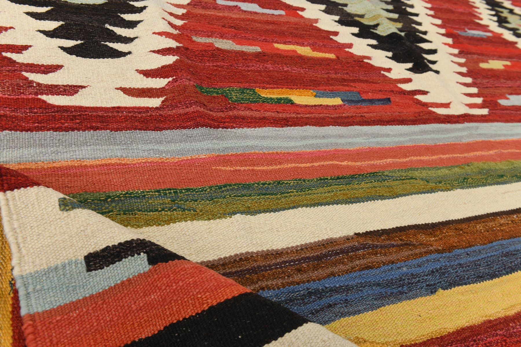 Kilim 373x279 cm, czerwony, wielokolorowy, wełna, Turcja, lata 60. - 212988