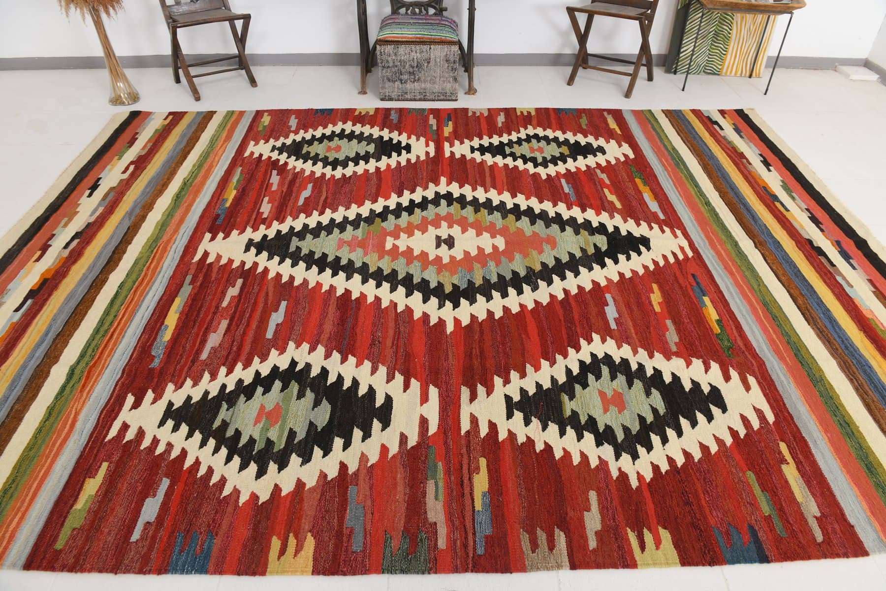 Kilim 373x279 cm, czerwony, wielokolorowy, wełna, Turcja, lata 60. - 212981