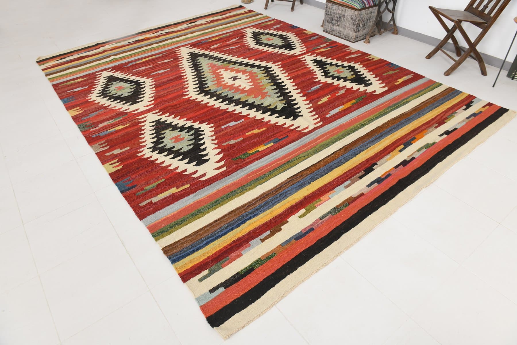 Kilim 373x279 cm, czerwony, wielokolorowy, wełna, Turcja, lata 60. - 212980