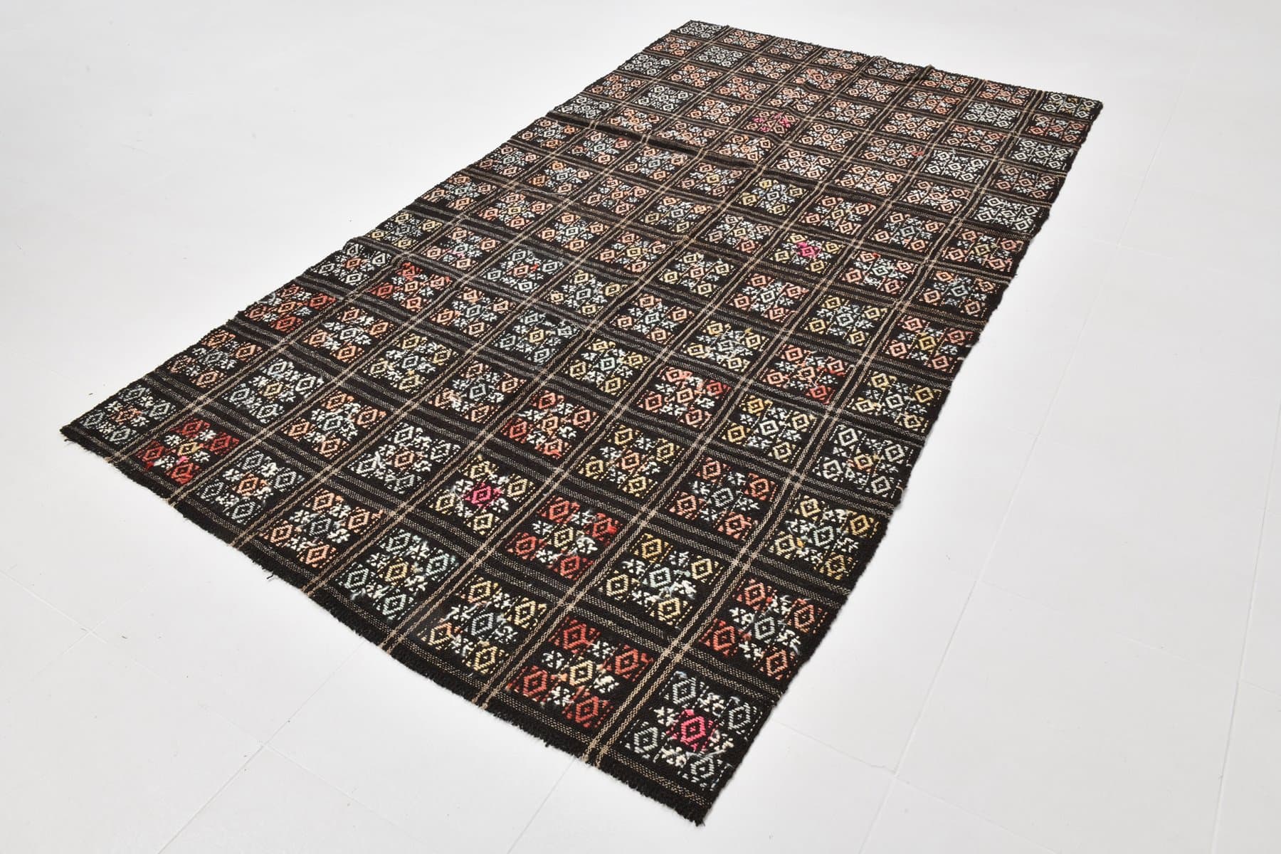 Kilim 151x267 cm, czarny, czerwony, wełna, Turcja, lata 60. - 214111