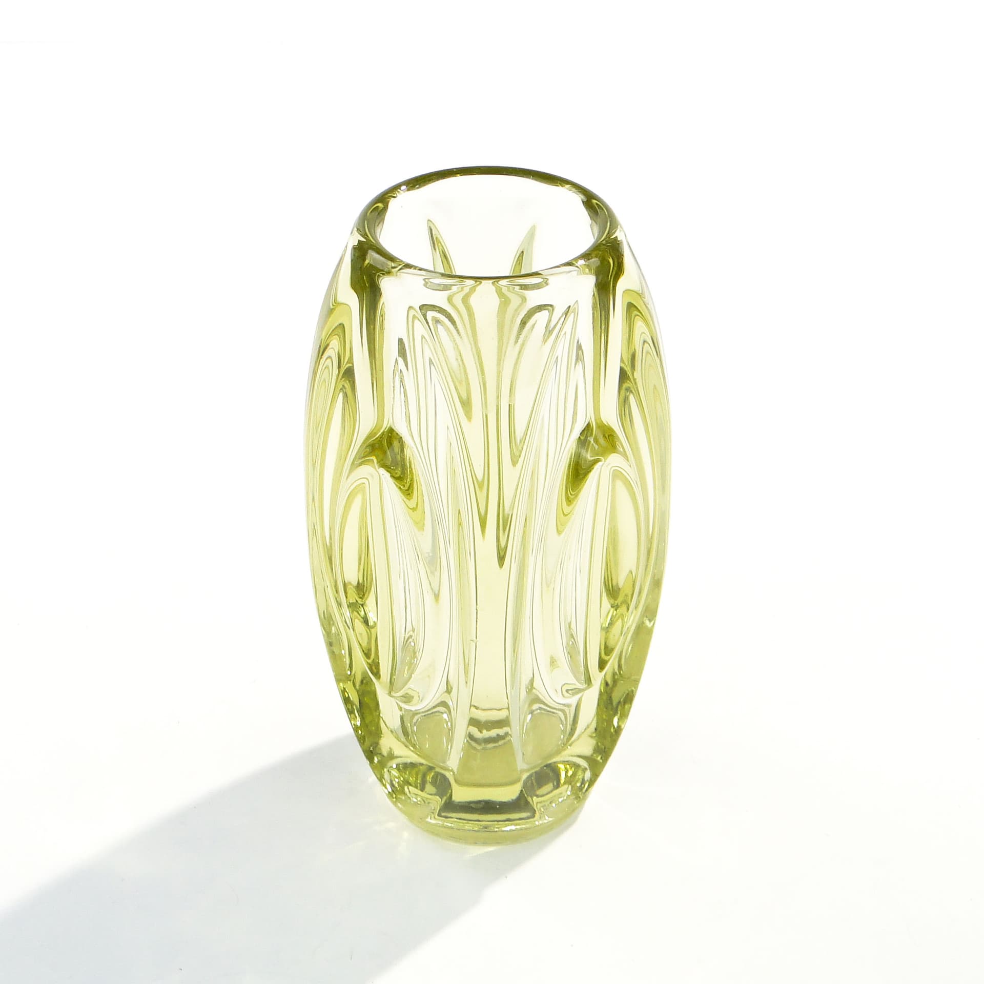 Wazon Optyczny, turkusowy, szkło, proj. R. Schrötter, Czechosłowacja, lata 50. - 1551