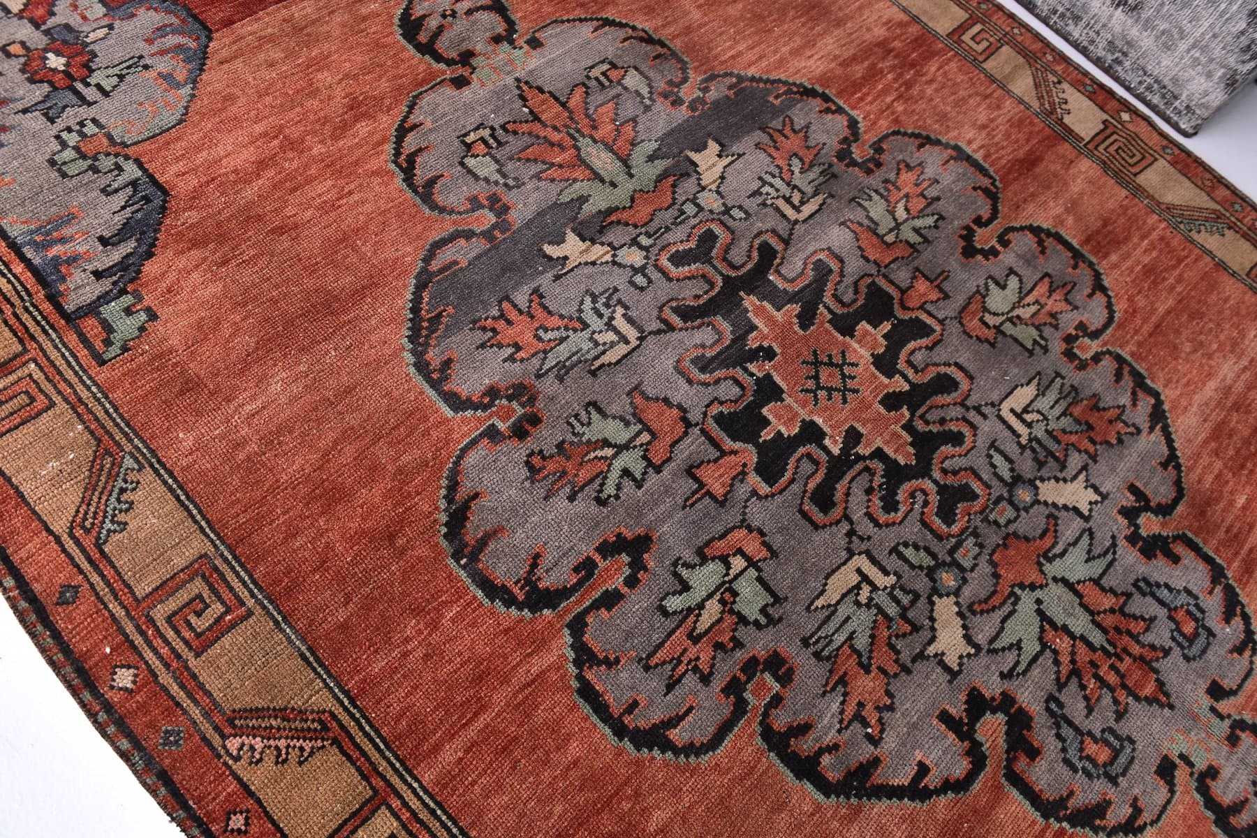 Dywan 189x370 cm, czerwony, szary, wełna, Turcja, lata 70. - 213827