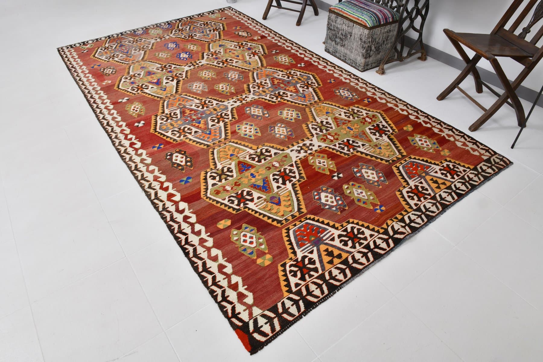 Kilim Rug 178x319 cm, red, beige, wool, Turkey, 1960s - 213658