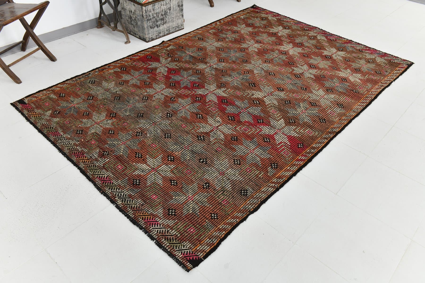 Kilim 178x270 cm, carmine, pastel, wool, 1970s - 215103