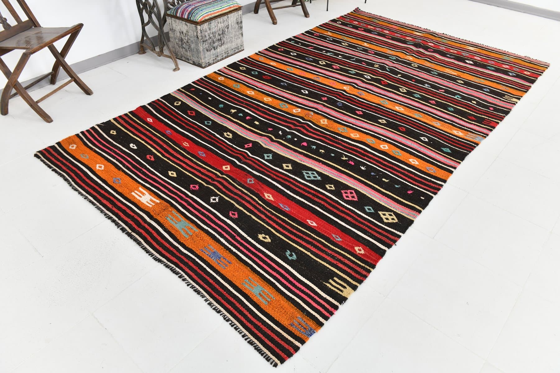 Kilim 186x322 cm, czarny, różowy, wełna, lata 70. - 215090