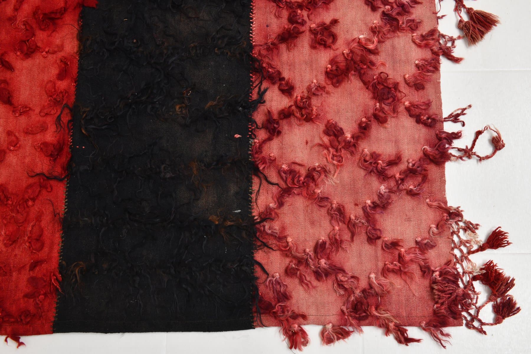 Kilim 169x247 cm, black, red, wool, Turkey, 1960s. - 215314