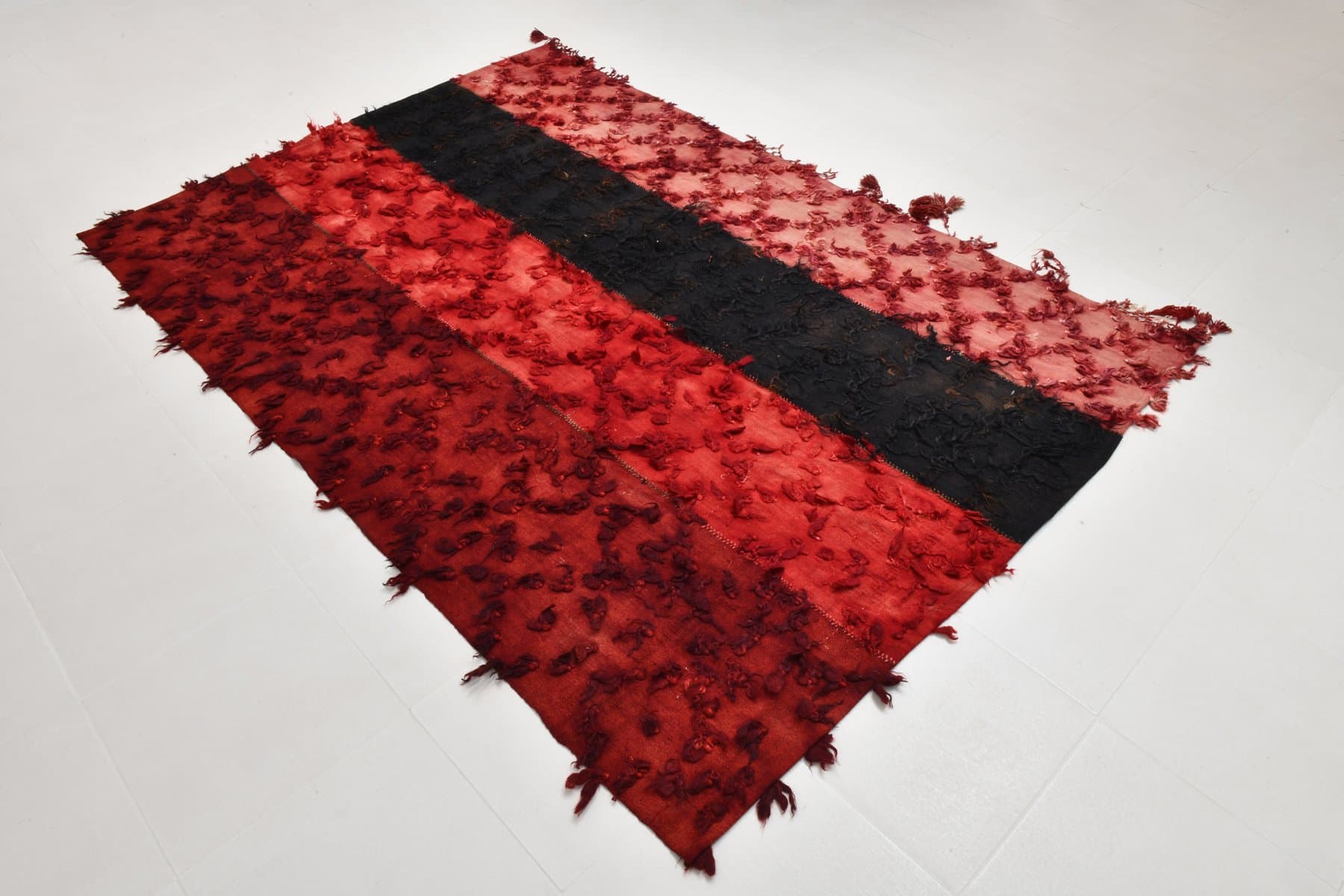 Kilim 169x247 cm, black, red, wool, Turkey, 1960s. - 215307