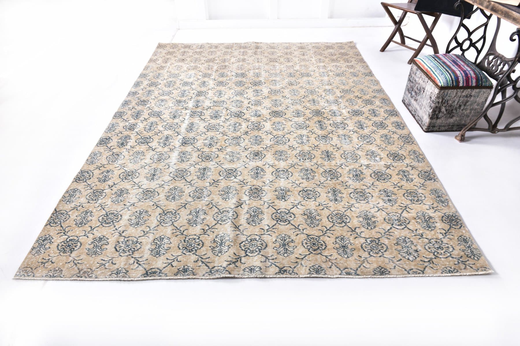 Rug 296x215 cm, beige, wool, Turkey, 1960s. - 219009