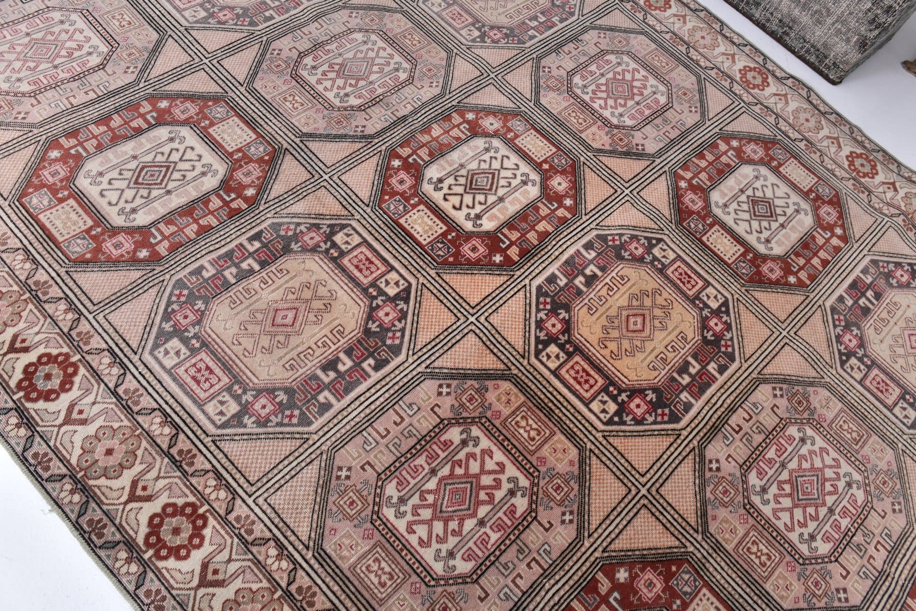 Rug 193x285 cm, brown, wool, Turkey, 1970s. - 218817