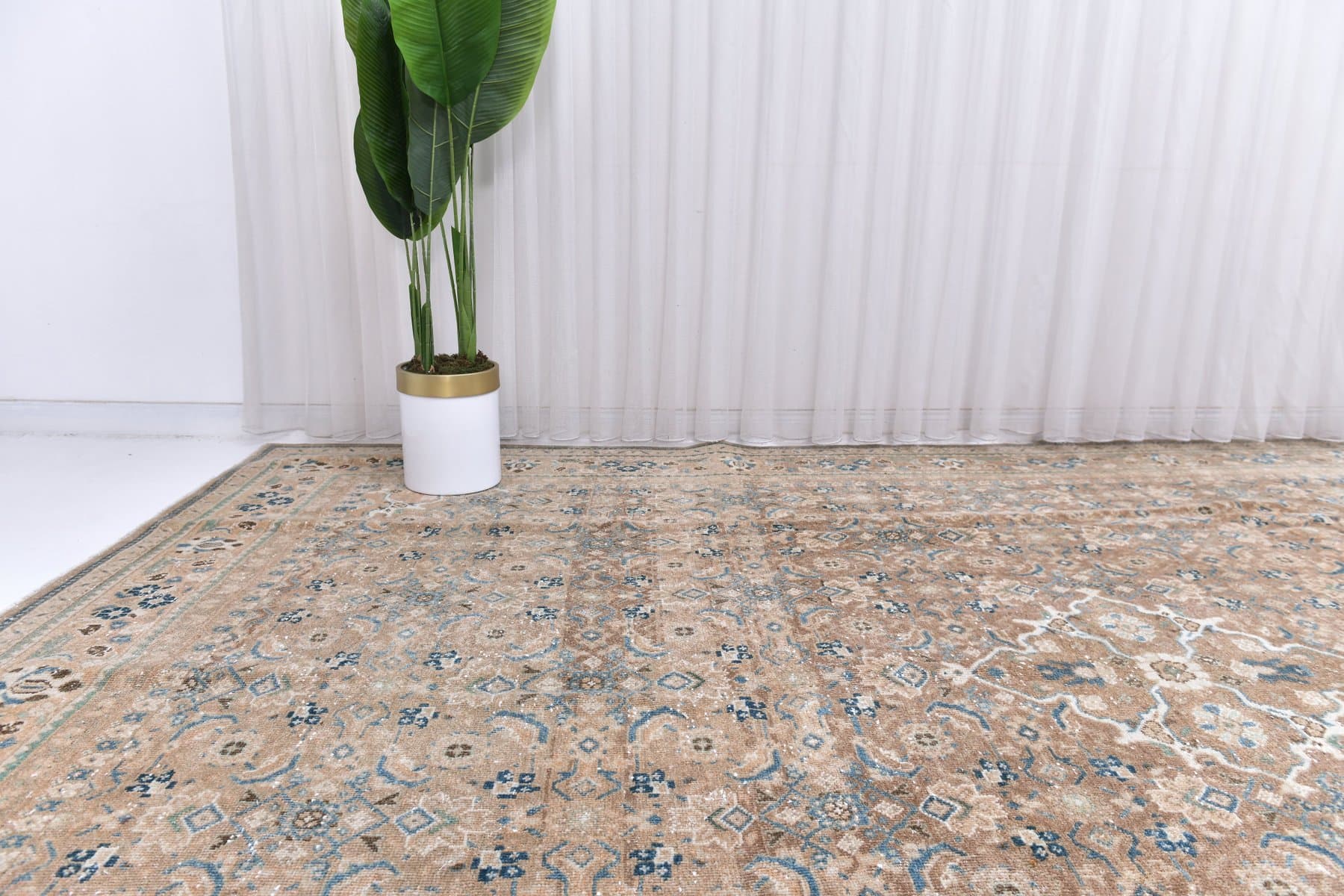 Rug 387x293 cm, beige, wool, Turkey, 1960s. - 218741