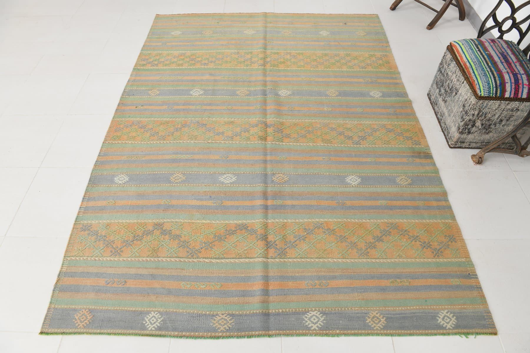 Kilim Rug 242x173 cm, green, beige, wool, Turkey, 1960s. - 218606