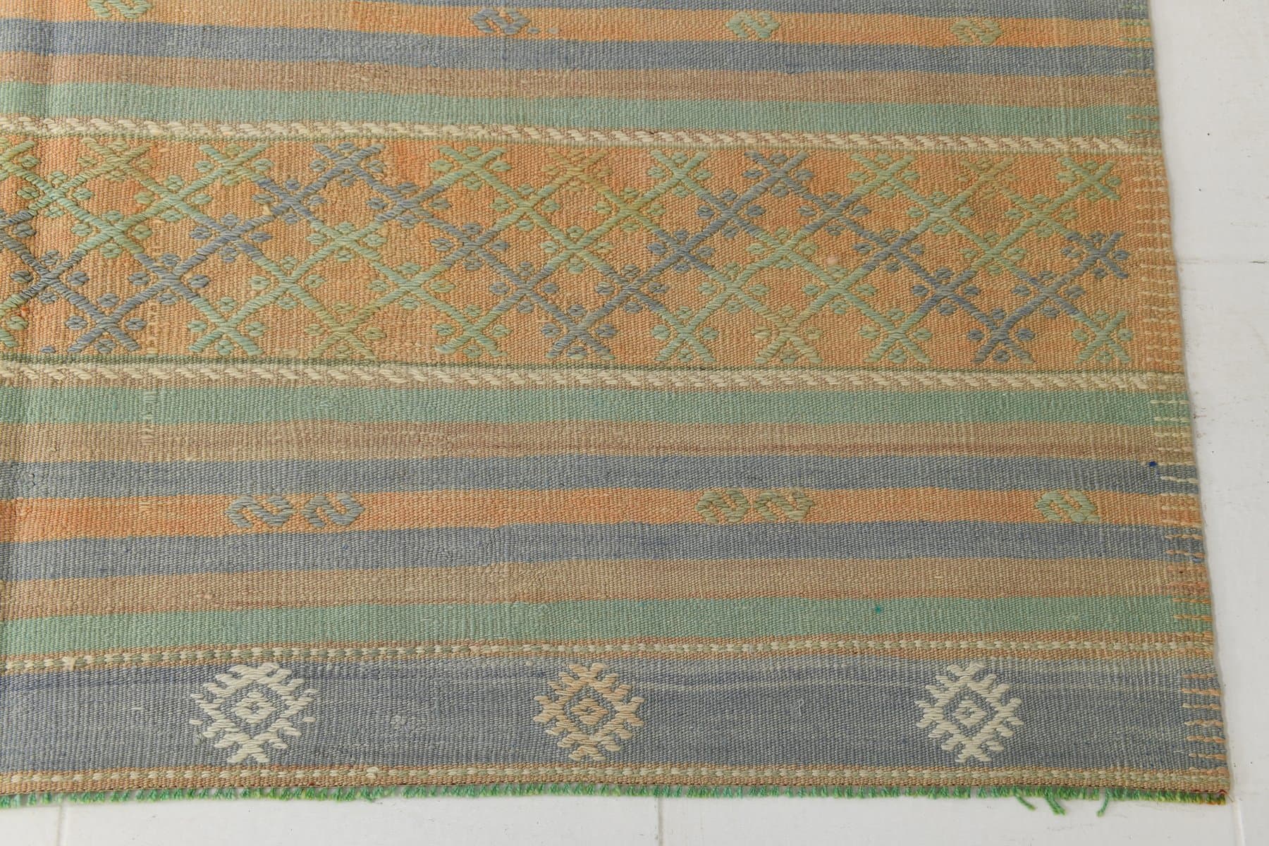 Kilim Rug 242x173 cm, green, beige, wool, Turkey, 1960s. - 218611
