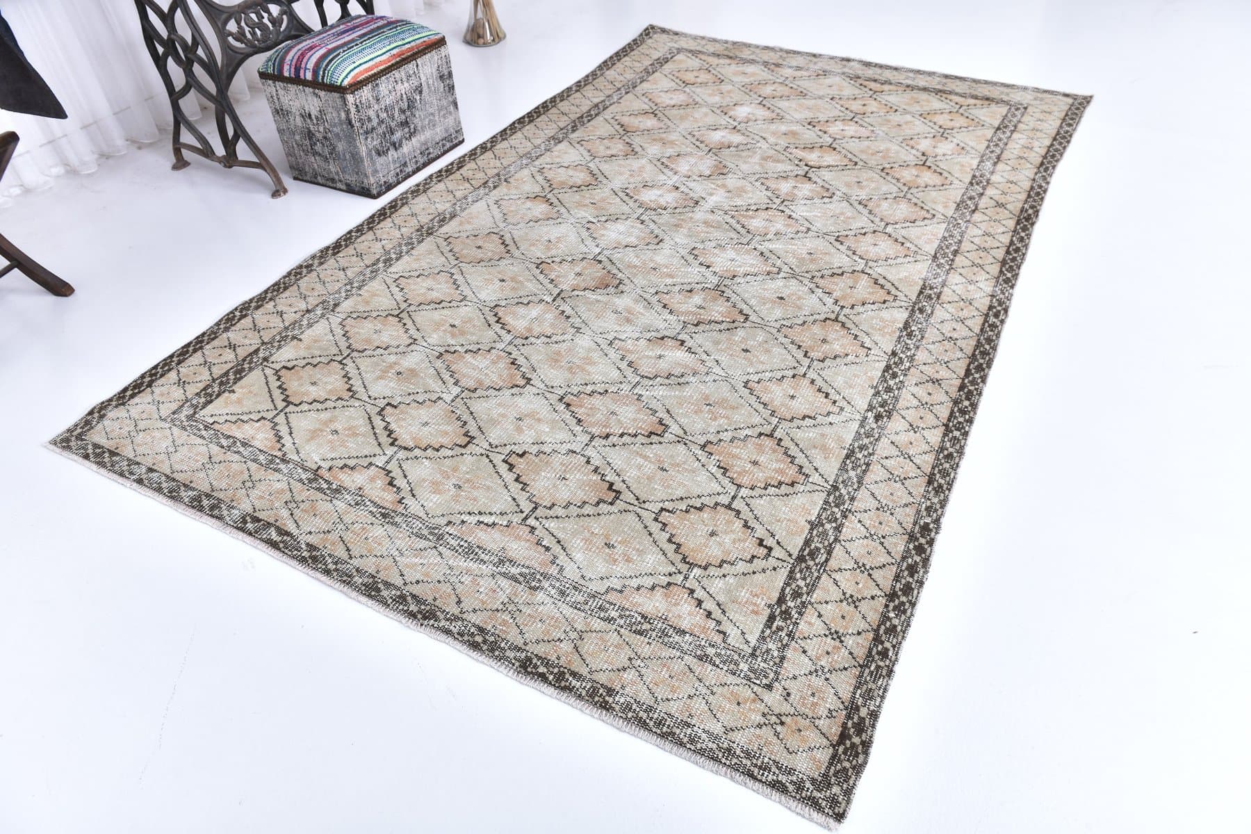 Rug 177x289 cm, beige, wool, Turkey, 1970s. - 218547