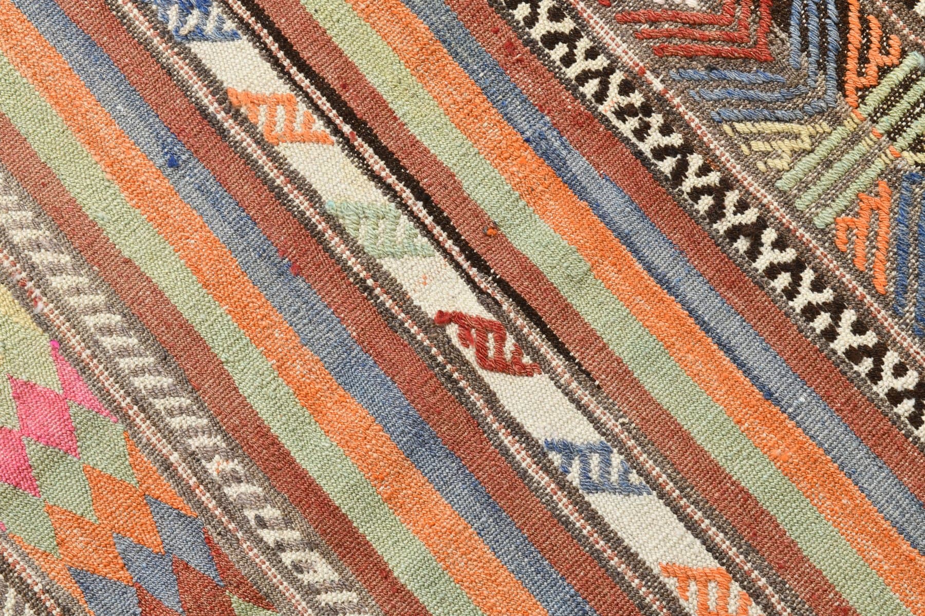 Kilim 256x176 cm, maroon, wool, 1960s - 218459