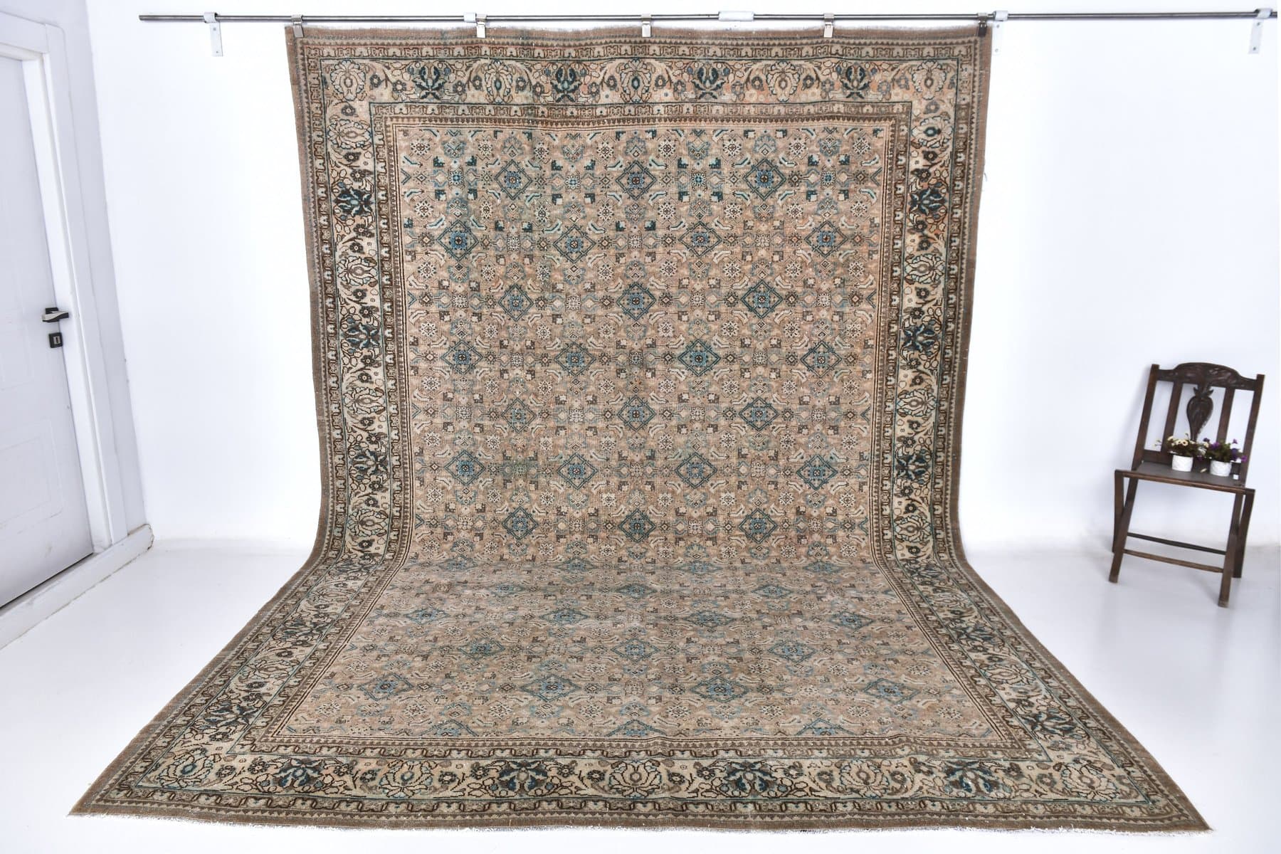 Rug 382x278 cm, beige, green, wool, 1960s - 218352