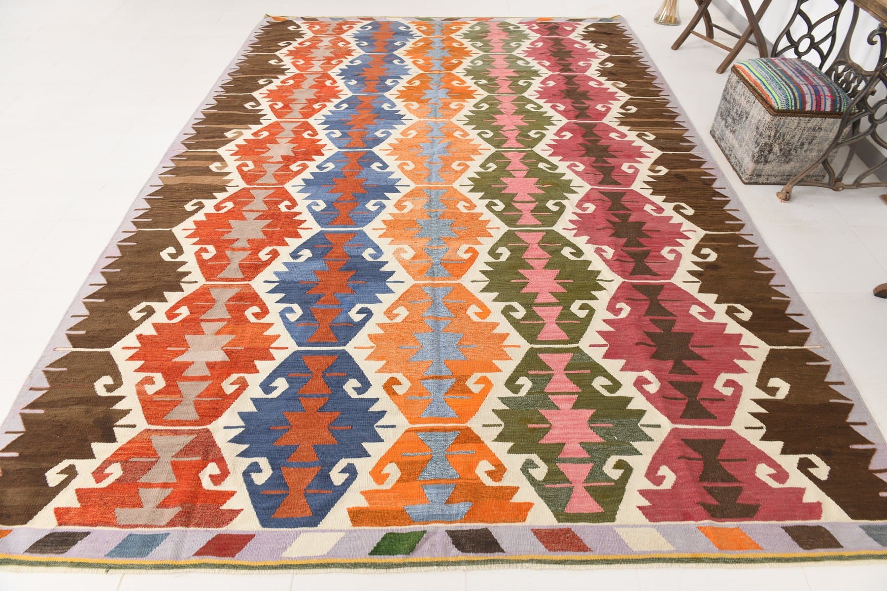 Kilim 368x253 cm, czerwony, zielony, wełna, Turcja, lata 60. - 217356