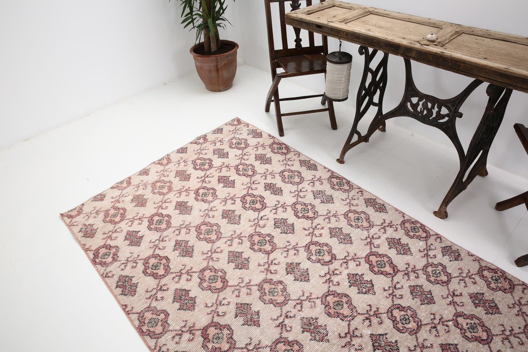 Dywan 231x134 cm, beżowy, fioletowy, wełna, lata 70. - 217312