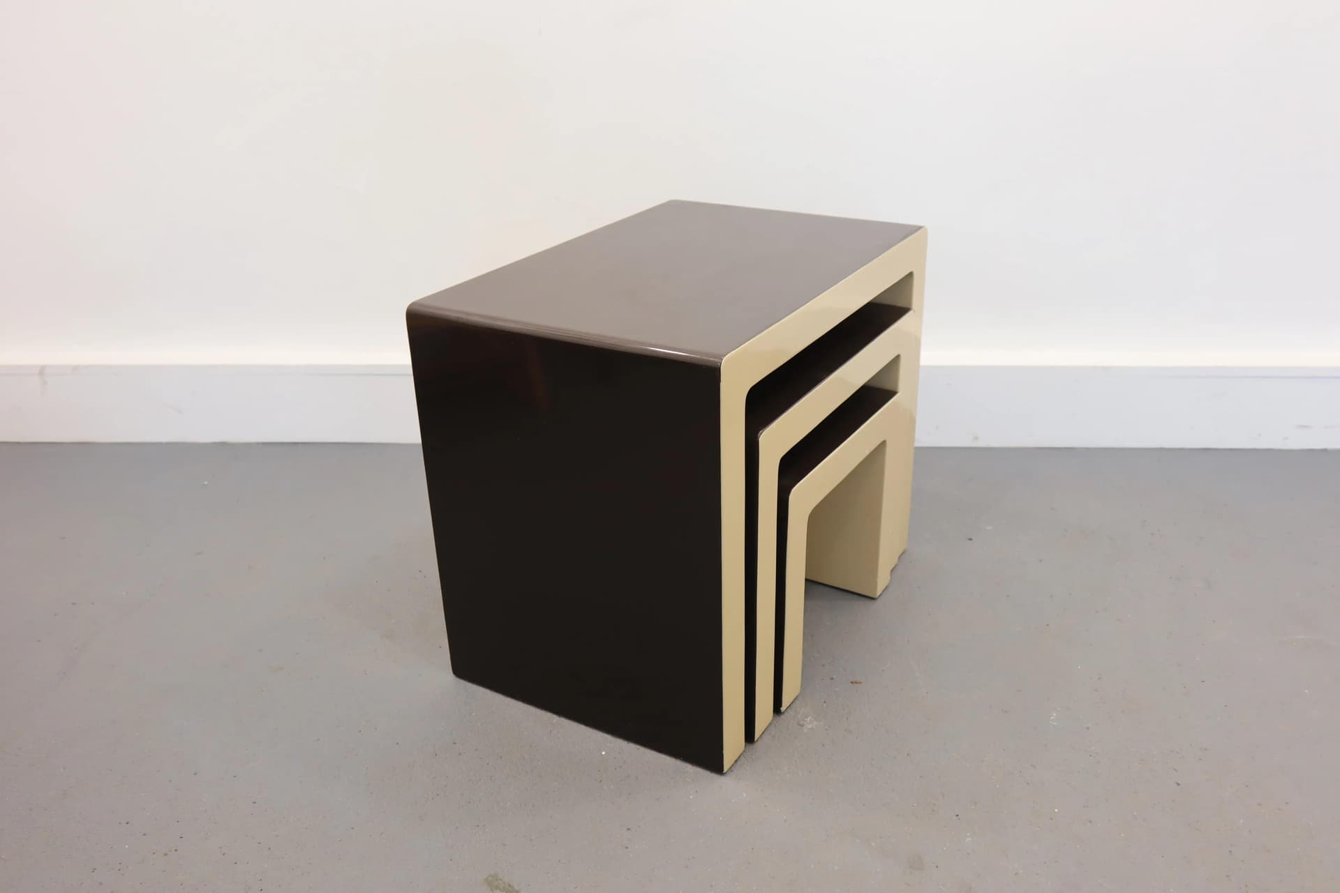 Komplet trzech stolików kawowych, brązowy, beżowy, plastik, proj. Ch. Koban, Niemcy, lata 70. - 15838