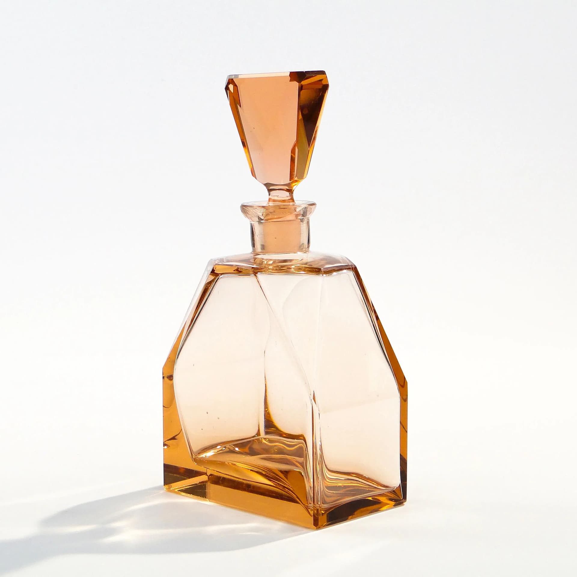 Karafka asymetryczna, szkło kryształowe pomarańczowy, Moser, Czechy, lata 60. - 15905