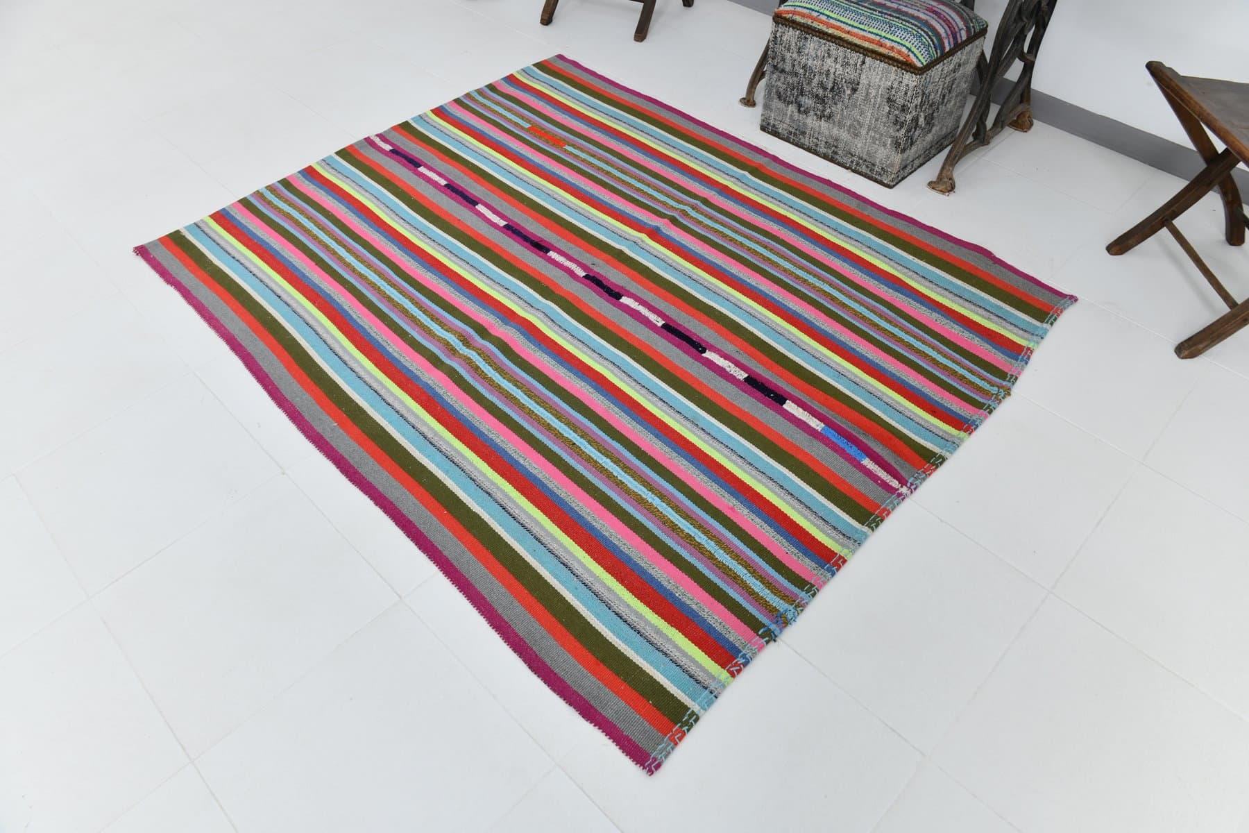 Kilim 150x187 cm, Red, Green, Wool, 1970s - 216658