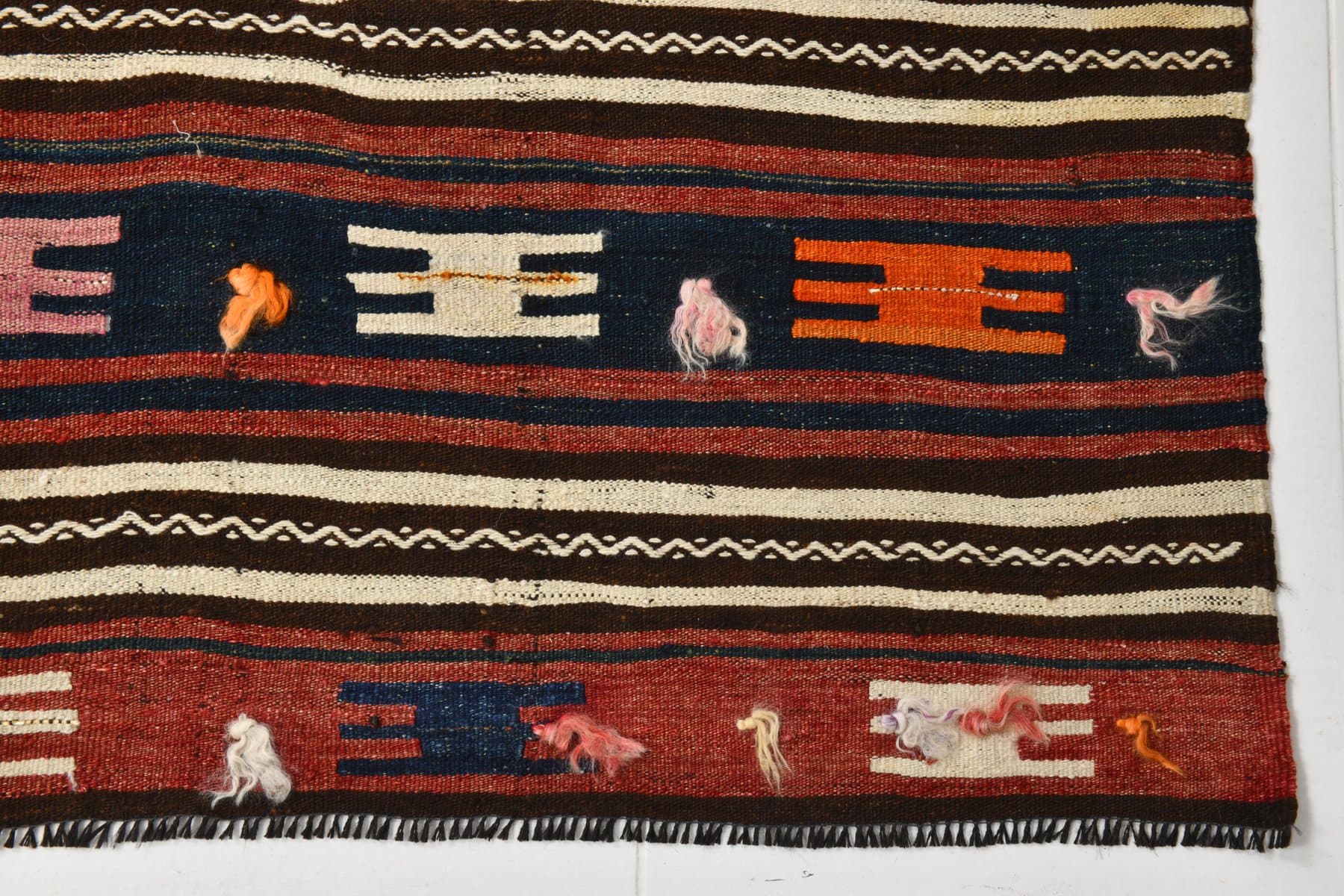 Kilim 189x152 cm, ceglastoczerwony, granatowy, wełna, lata 70. - 216653