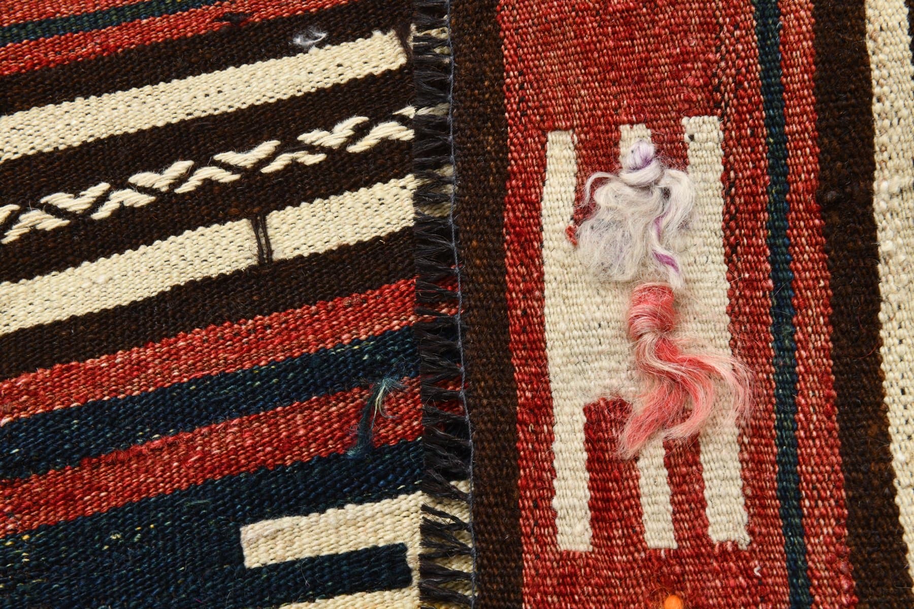 Kilim 189x152 cm, ceglastoczerwony, granatowy, wełna, lata 70. - 216655