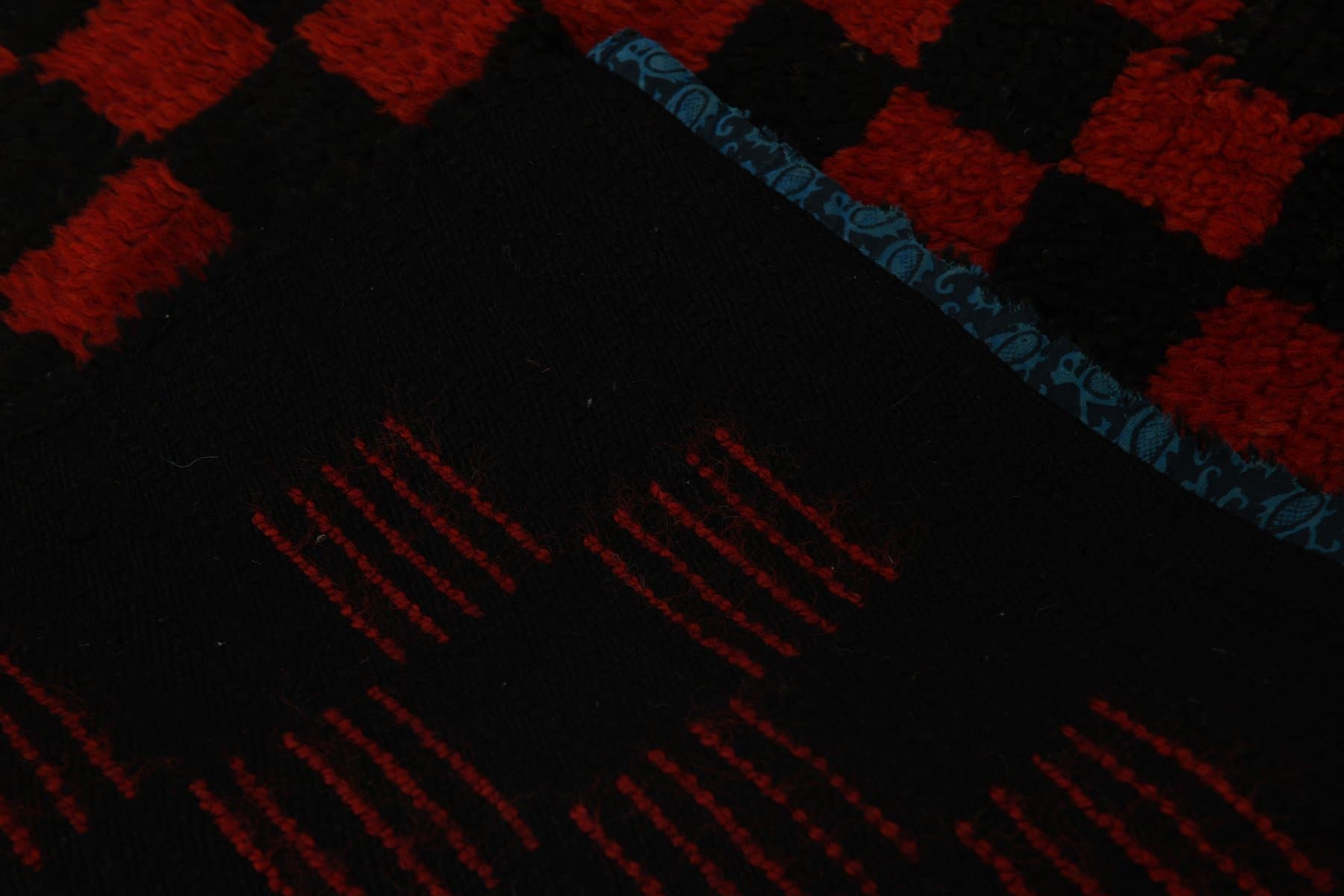 Rug 107x180 cm, black, red, wool, 1970s - 216564