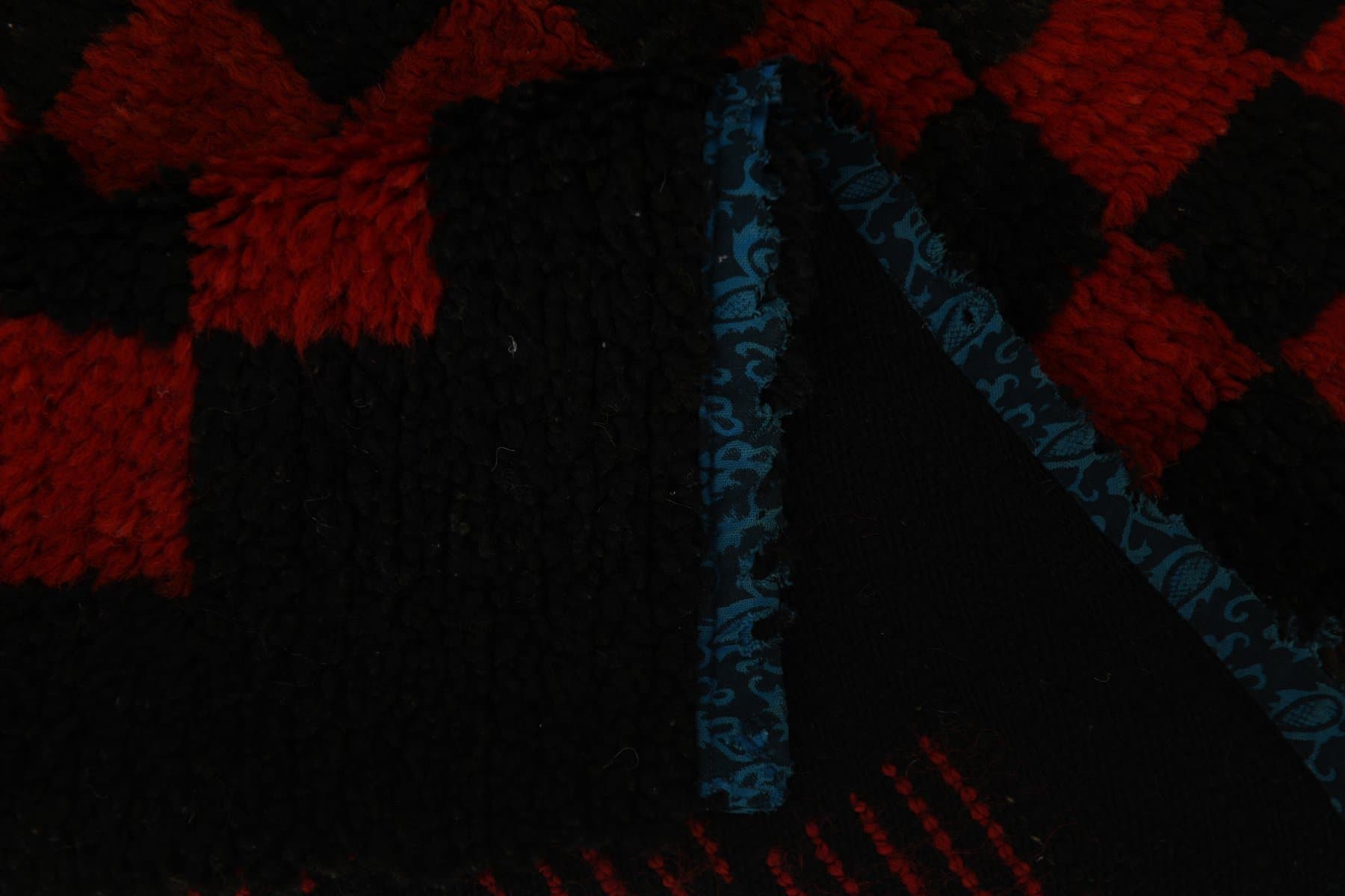 Rug 107x180 cm, black, red, wool, 1970s - 216573