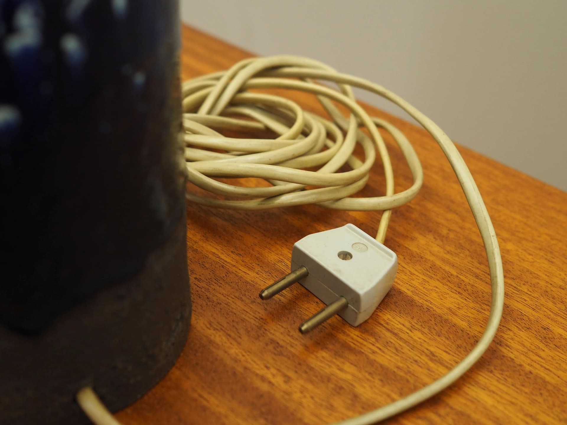 Lampka stołowa, ceramika niebieska, Dania, lata 60. - 15944