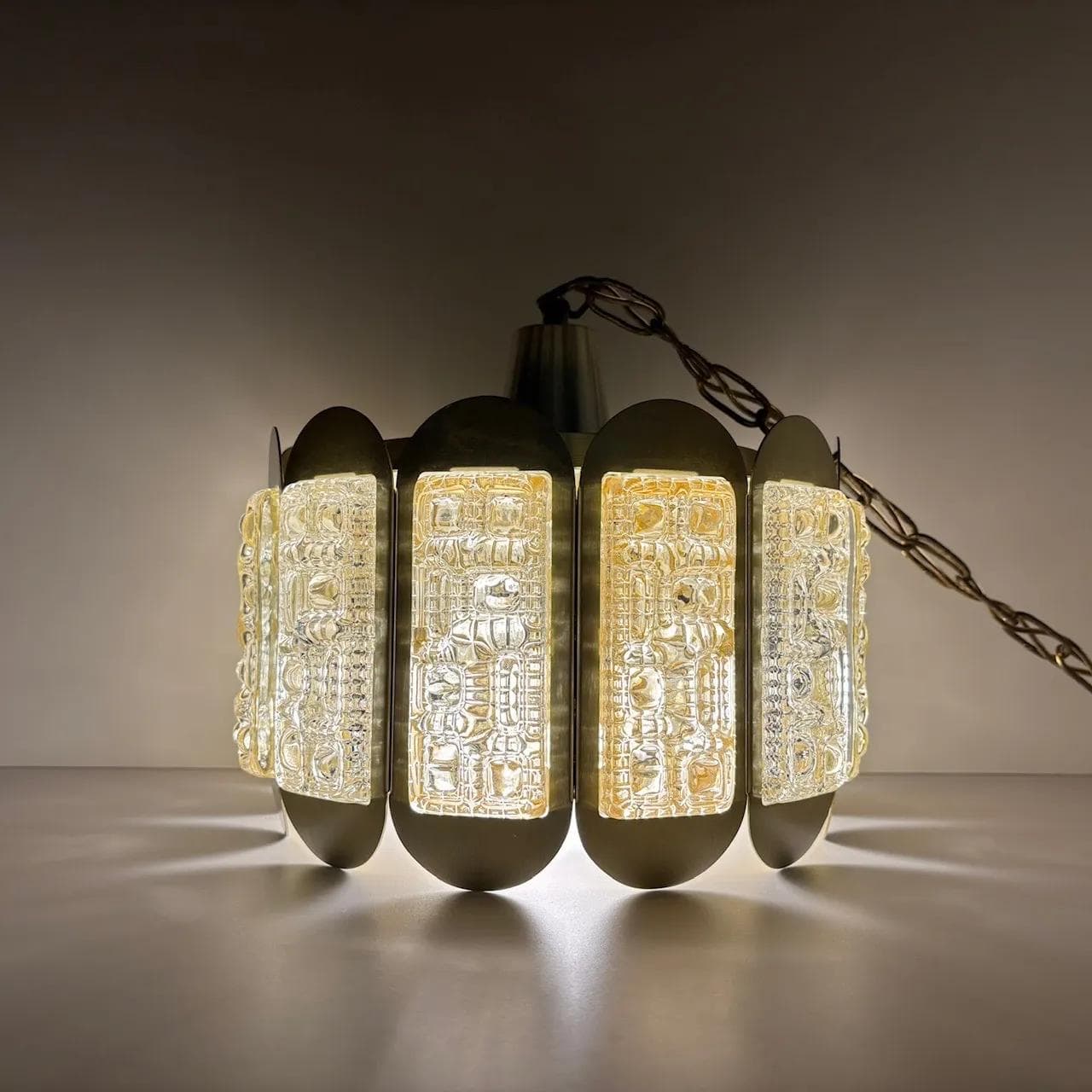 Lampa wisząca, Vitrika, aluminium złoty, szkło, Dania, lata 70. - 16009