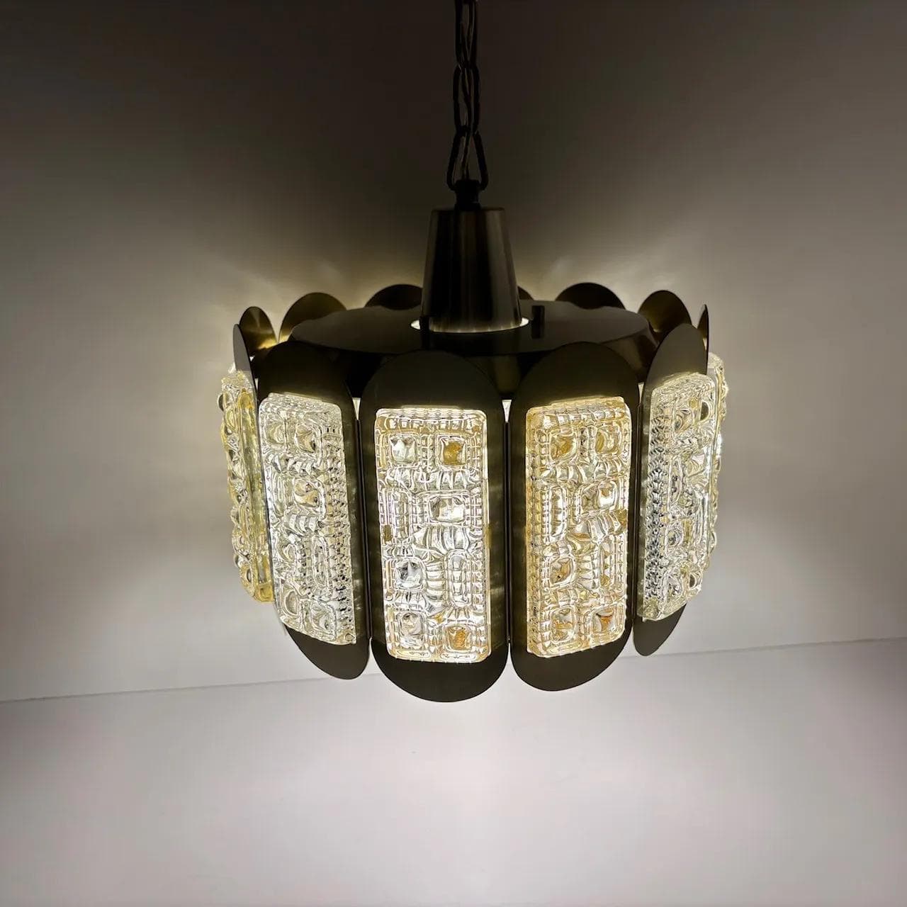 Lampa wisząca, Vitrika, aluminium złoty, szkło, Dania, lata 70. - 16011