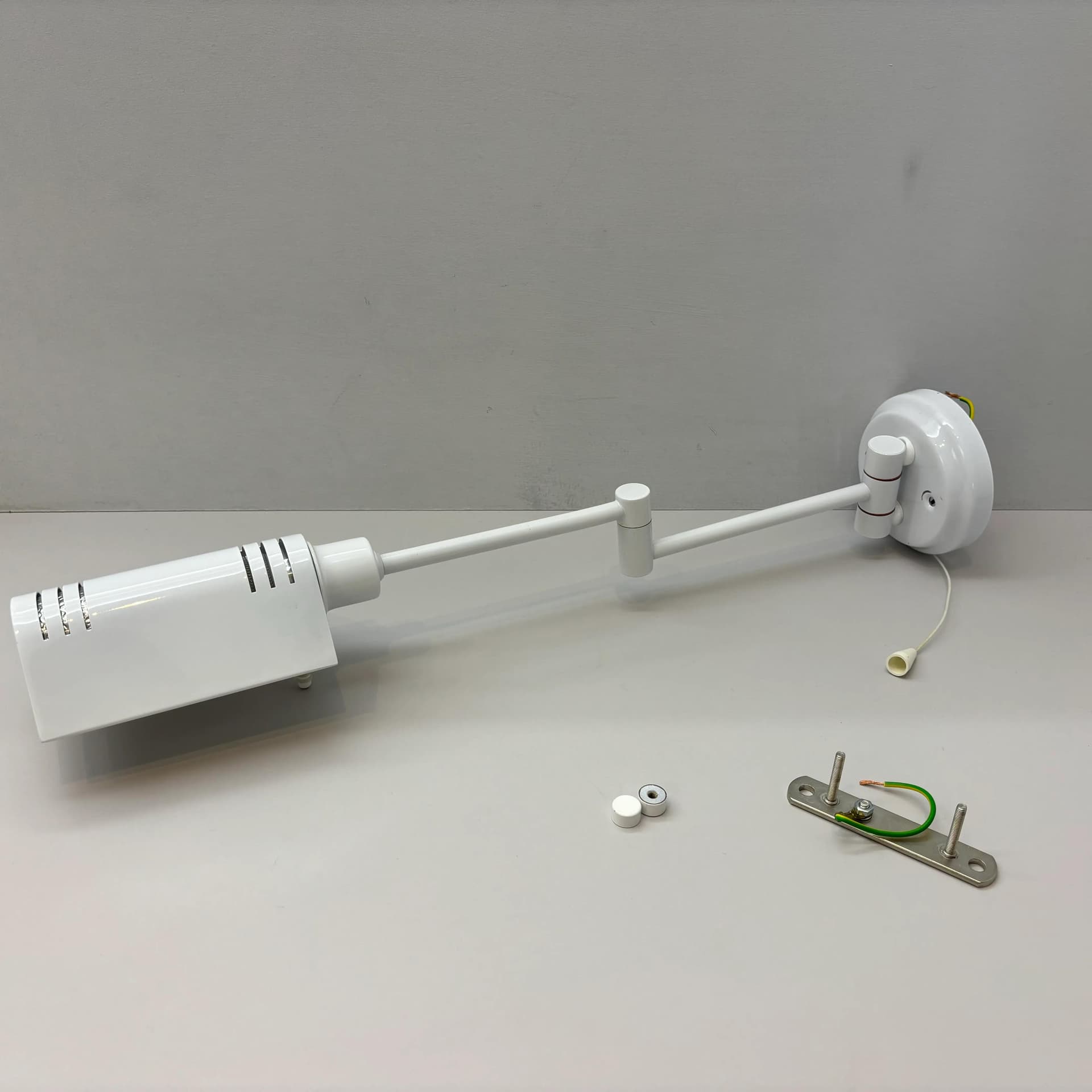 Białe, modernistyczne kinkiety metalowe, Holtkötter, Niemcy, lata 90. - 16001