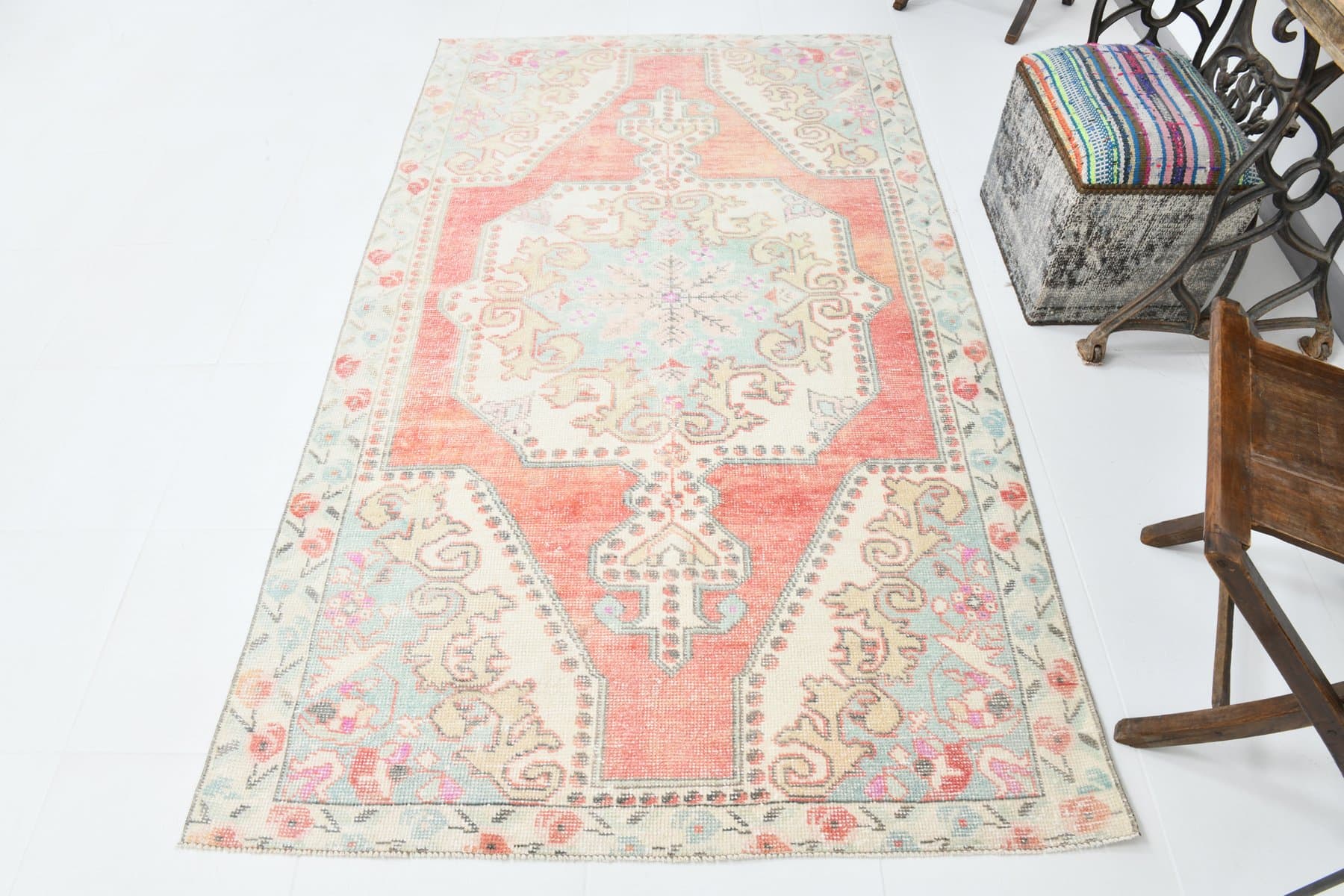 Dywan 228x134 cm, różowy, niebieski, wełna, Turcja, lata 70. - 220115