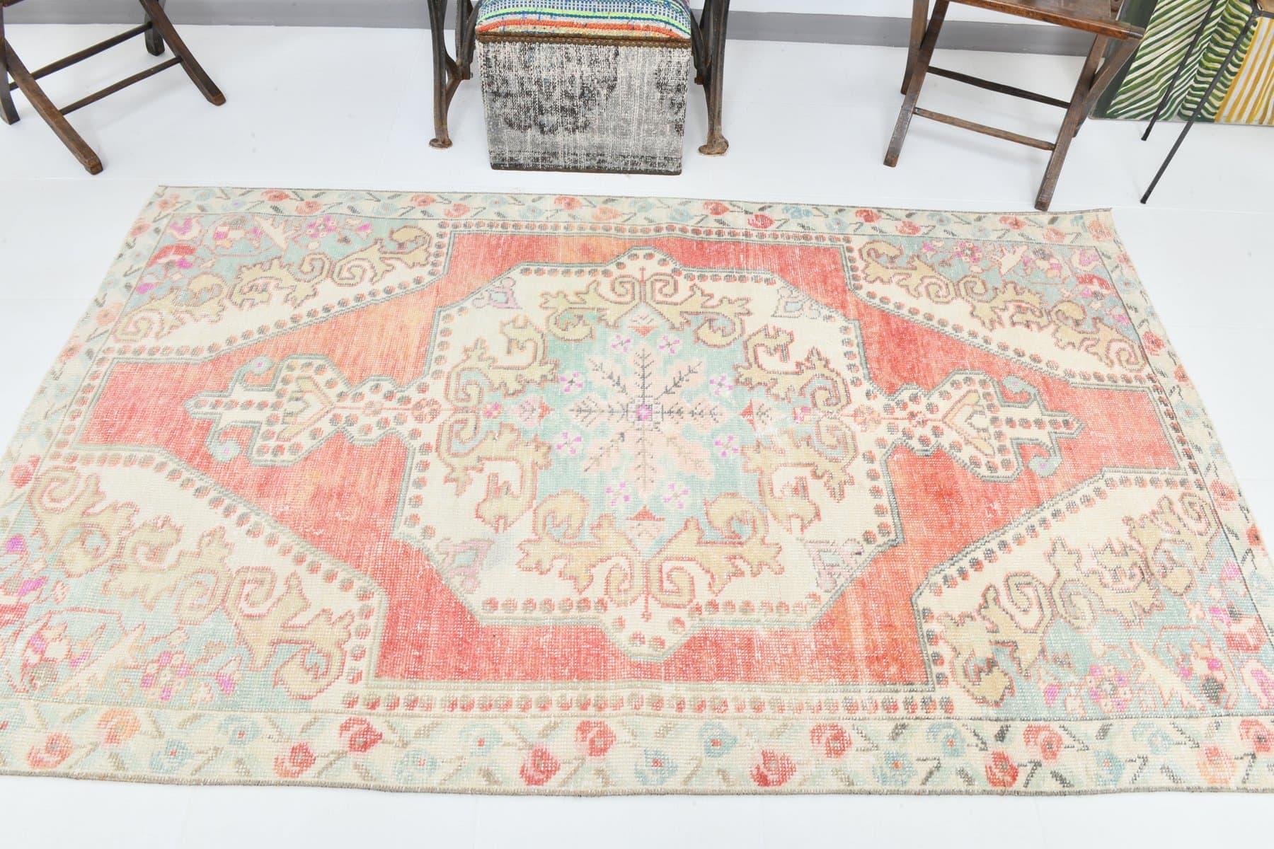 Dywan 228x134 cm, różowy, niebieski, wełna, Turcja, lata 70. - 220116