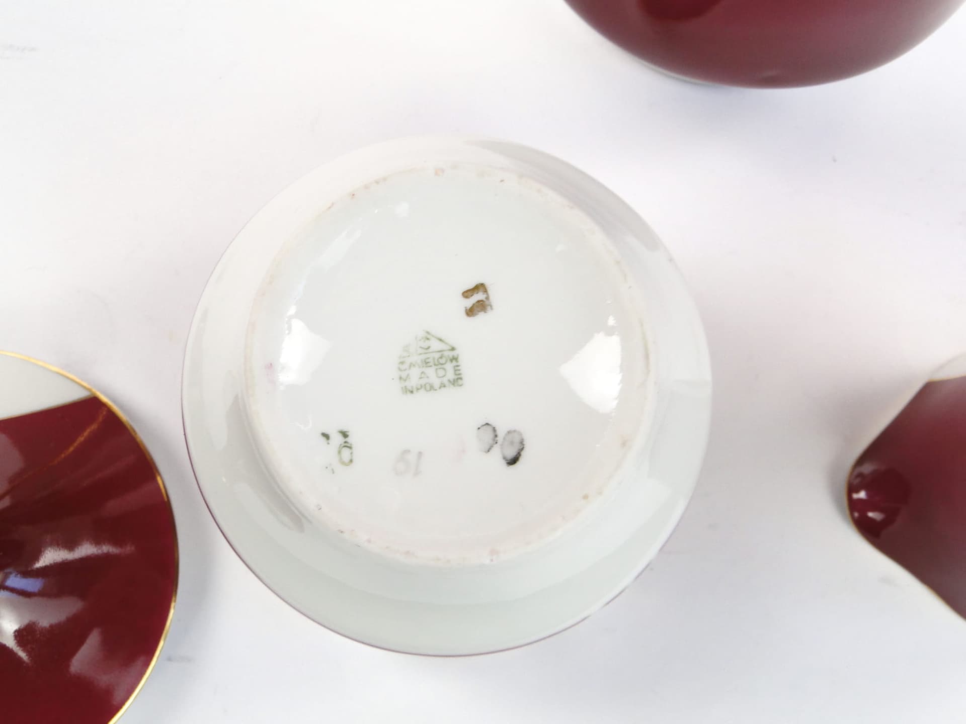 Zestaw stołowy June, porcelana burgund, proj. W. Potacki, Ćmielów, Polska, lata 60. - 219943