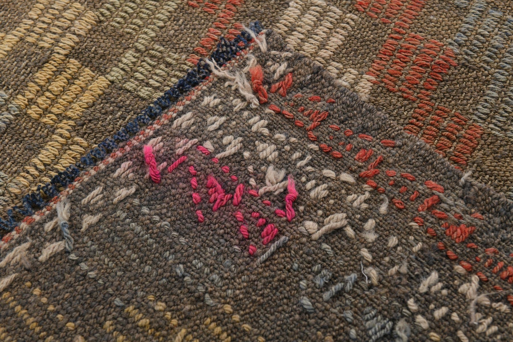 Kilim 251x178 cm, brązowy, wełna, lata 60. - 221304