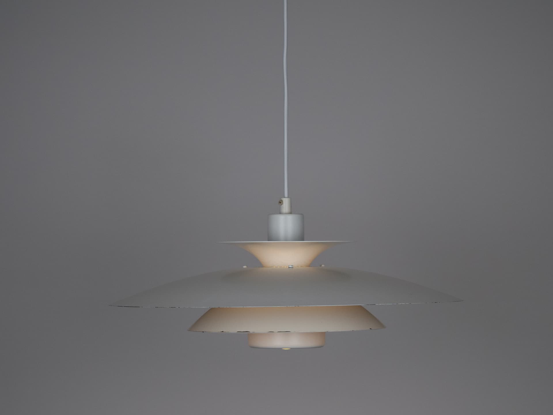 Pendant lamp Verona, white aluminium, by K. Wiborg, Jeka, Denmark, 1980s. - 220749