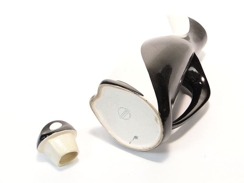 Dzbanek do napojów Pingwin, czarny biały, fajans, proj. J. Sowiński, Włocławek, Polska, lata 60. - 222350