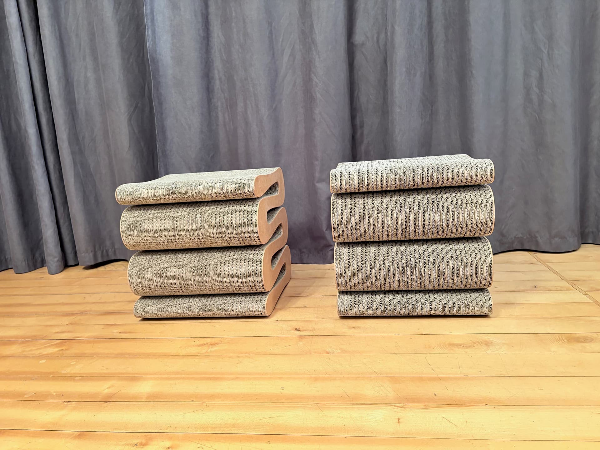 Para stołków Wiggle, brązowy, proj. F. Gehry, Vitra, Szwajcaria, lata 90. - 222573