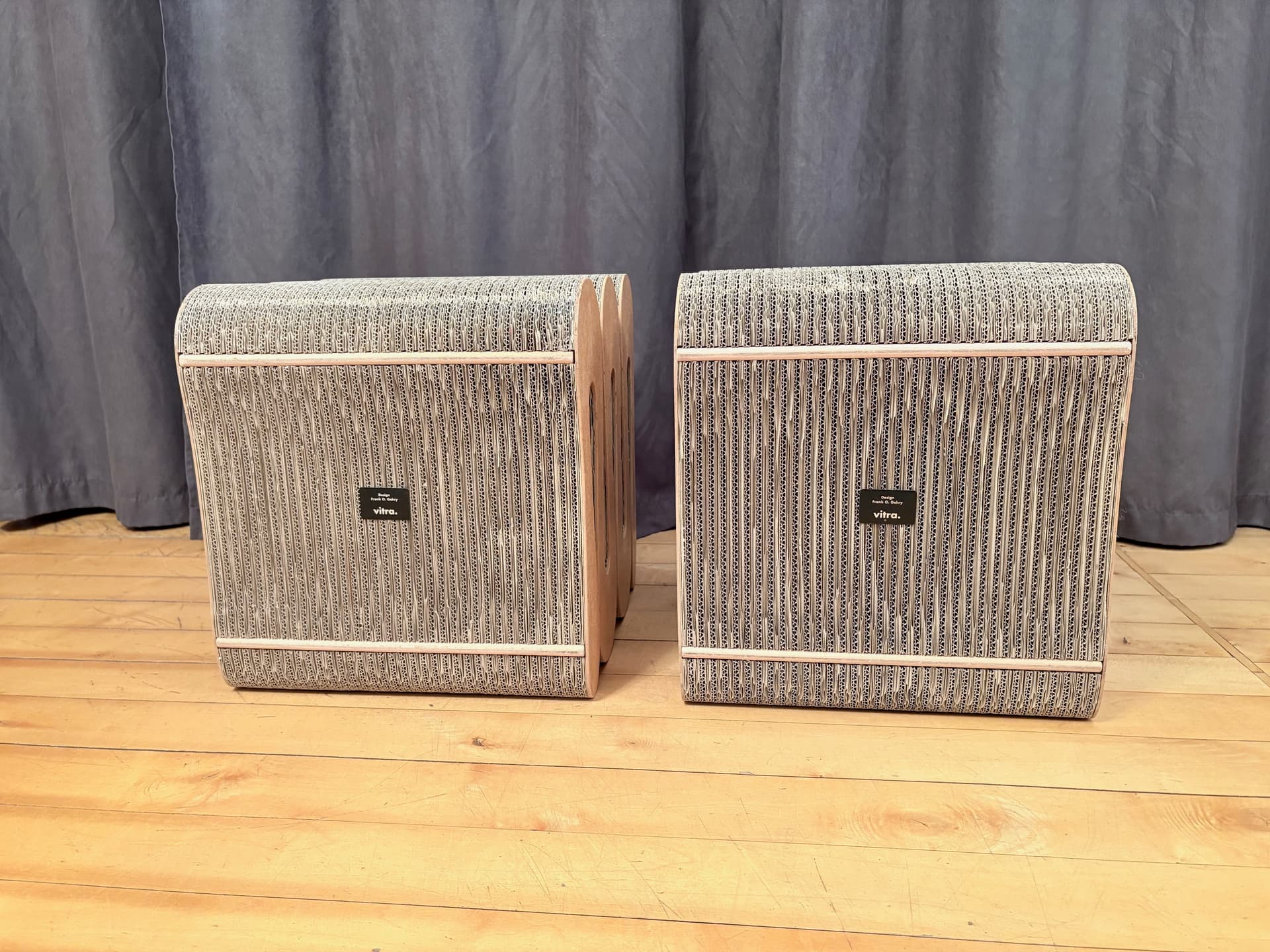 Para stołków Wiggle, brązowy, proj. F. Gehry, Vitra, Szwajcaria, lata 90. - 222575