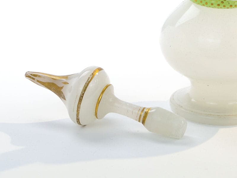 Karafka Biedermeier, szkło opalowe ivory white, szkło uranowe żółto-zielone, Austria, XIX w. - 223159