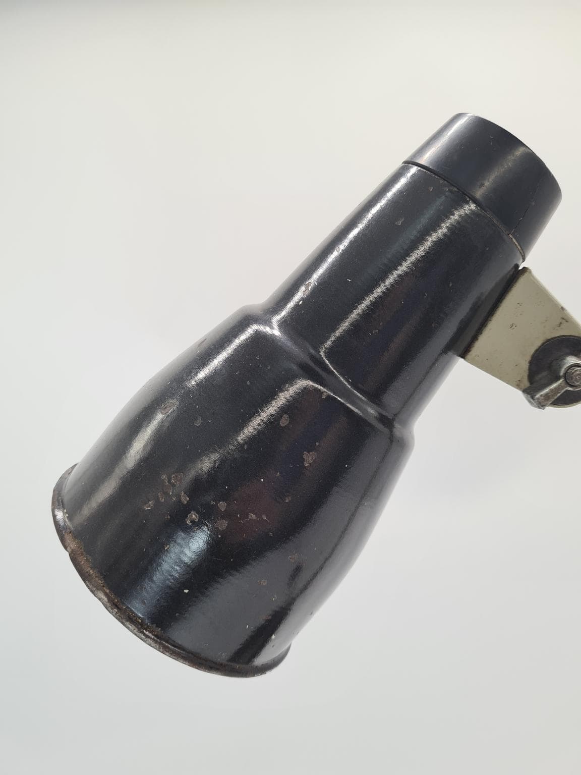 Lampa biurkowa industrialna, beżowy metal, Europa, lata 60. - 223289